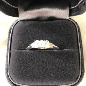 Tiffany & Co. Platinum Diamond 7 stone ring